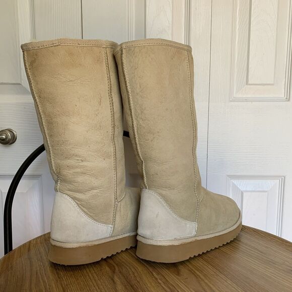 Classic Tall Beige Water-resistant Suede Boots US 7 Women SheepsKin 13 In Tall - Picture 10 of 16